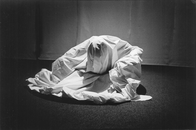 PARACAS PYRAMIDPerformance en la KunstakademieDüsseldorf1974