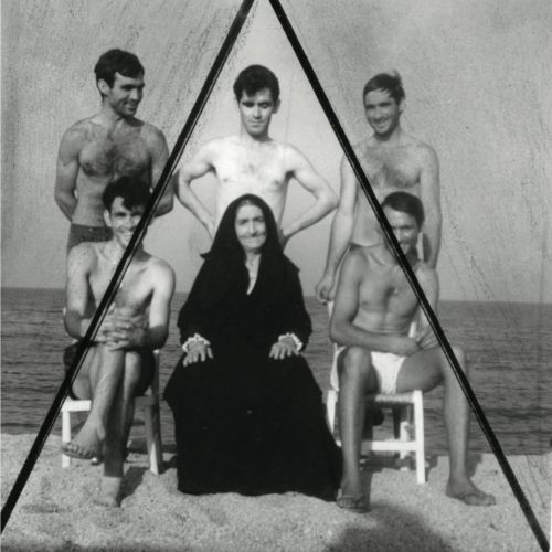 The Mulas family by the shores of the Sardinian sea , 1965