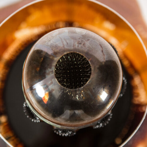 Liquid Gaze (2018) Linear actuator, stepper motor, custom PBC, arduino, gears and rods, 10 neodymium magnets, acrylic structures, metal structures, motion sensors, cables, ferrofluid, epoxy resin Detail